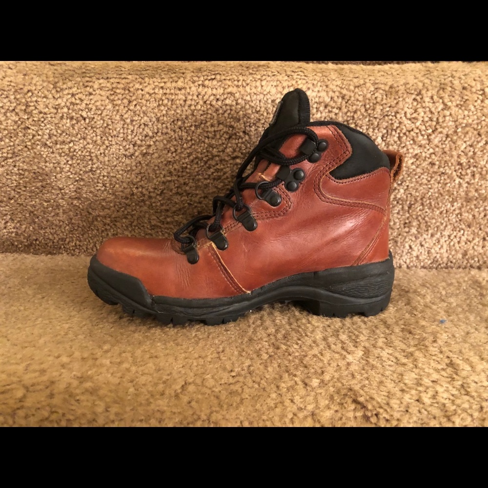 Columbia Cold Creek Oak Brown Leather Boots